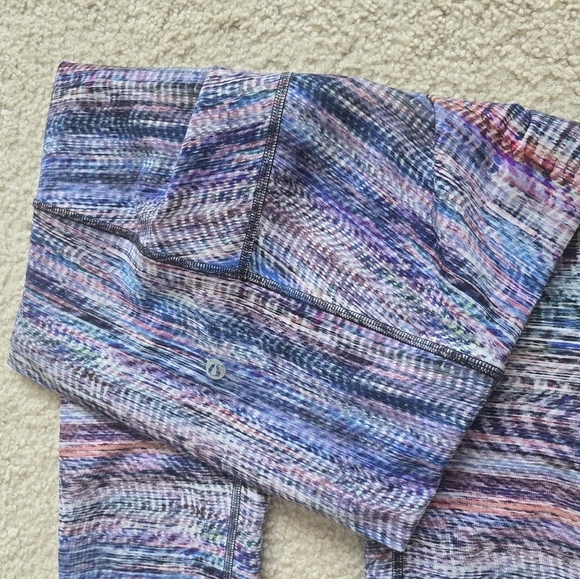 EUC LULULEMON WUNDER Train High-Rise Tight DIGITAL OASIS WHITE MULTI 23” Size 4 - Picture 11 of 16